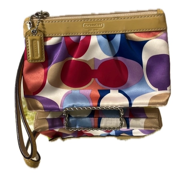 Coach Poppy Wristlet Purse, Vintage - Picture 3 of 13